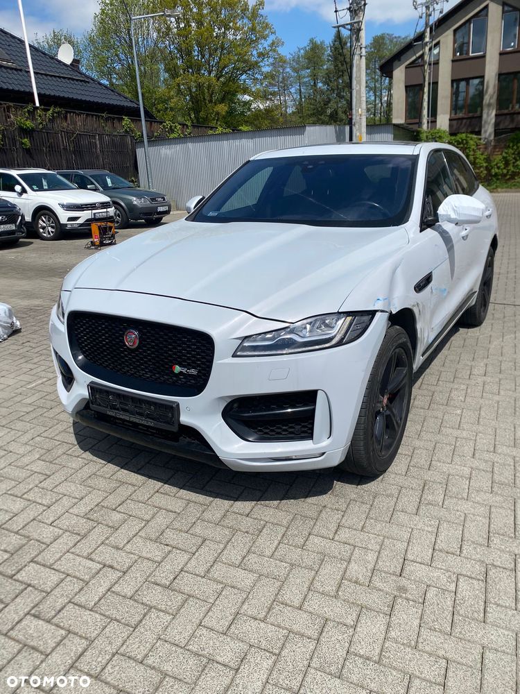 Jaguar F-Pace 3.0 TDV6 AWD R-Sport - 4