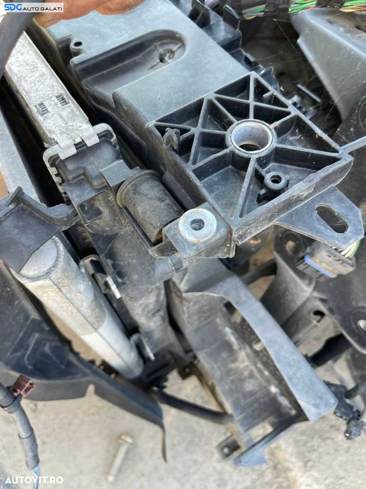 Trager Tragher Calandru Panou Frontal Suport Radiatoare Gol Renault Megane 3 1.9 DCI 2008 - 2016 Cod 752100004R 752100004 [C7649] - 2