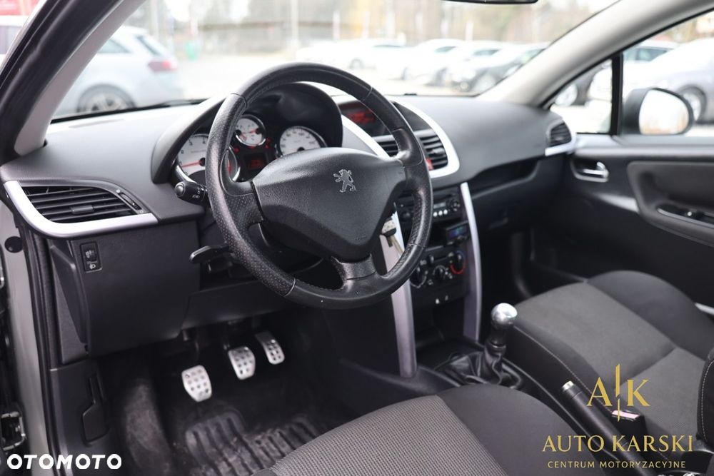 Peugeot 207 - 8