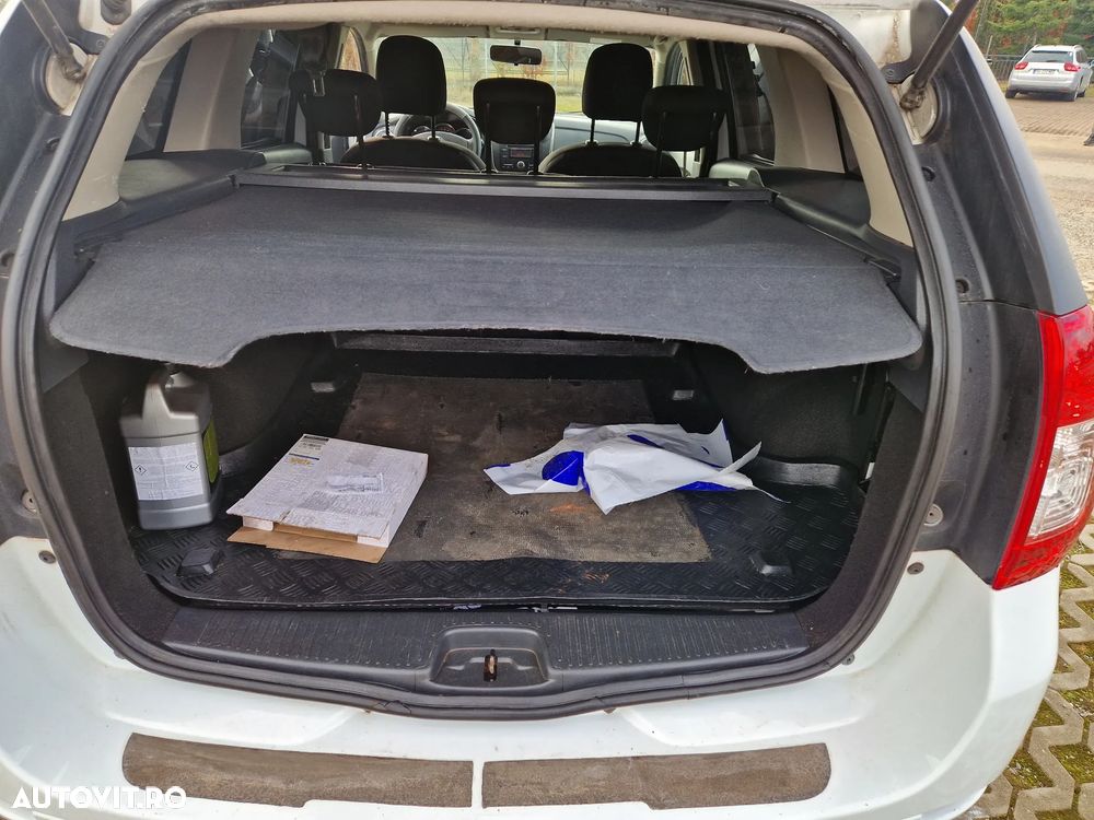 Dacia Logan TCe 90 Celebration - 10