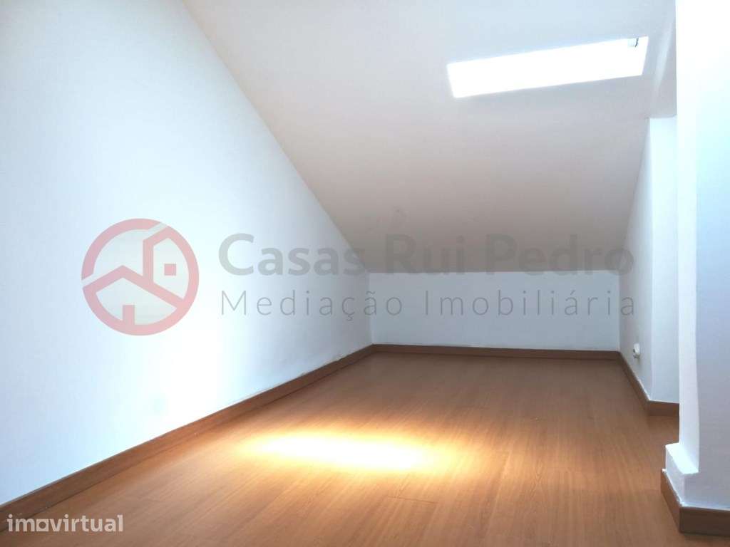 Apartamento T2 dúplex com vista rio, no Beato em Lisboa - Grande imagem: 4/43