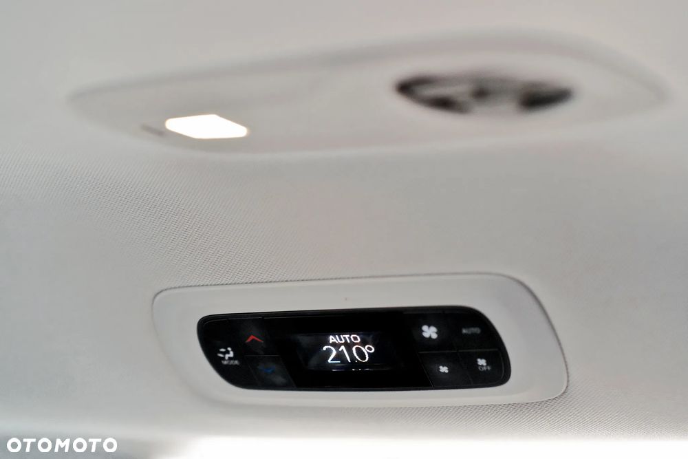 Chrysler Pacifica - 28