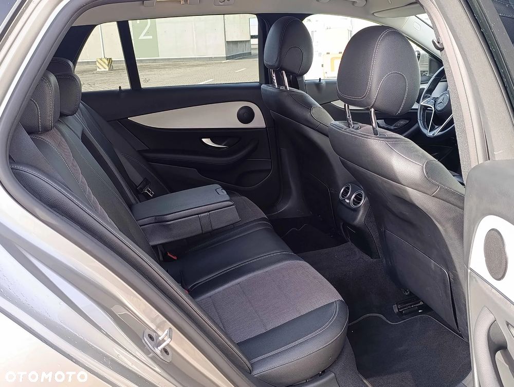Mercedes-Benz Klasa E 300 de 4Matic T 9G-TRONIC - 28