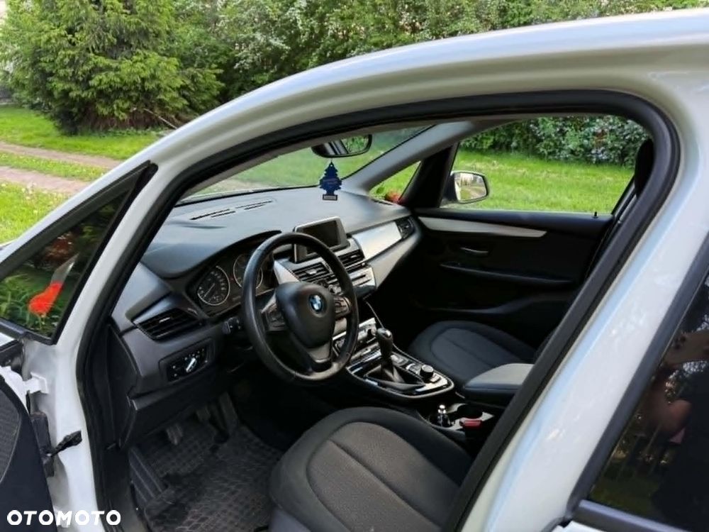 BMW Seria 2 214d - 9