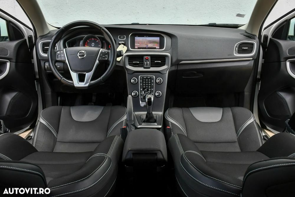 Volvo V40 D2 Momentum - 7