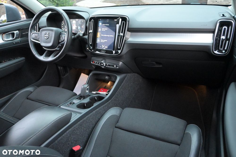 Volvo XC 40 D3 Momentum Pro - 24