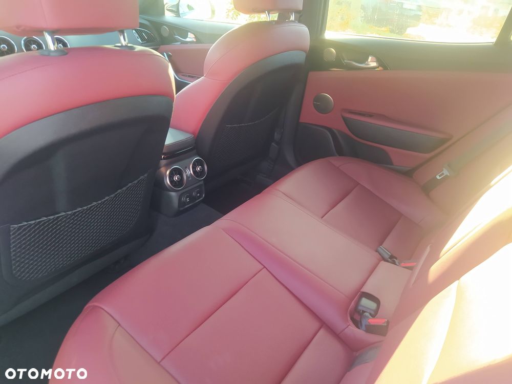 Kia Stinger 2.0 T-GDI GT Line - 19