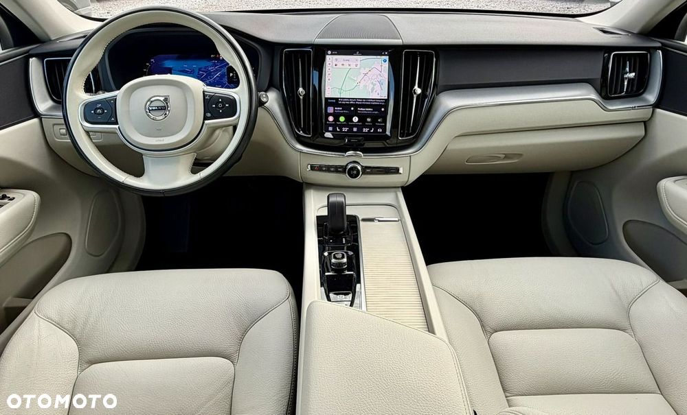 Volvo XC 60 B4 D Plus Dark - 11