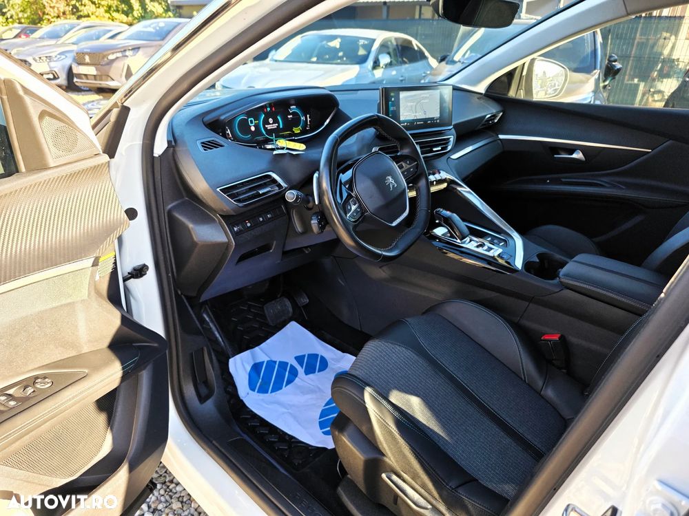 Peugeot 3008 PHEV 300 EAT8 4X4 GT - 23