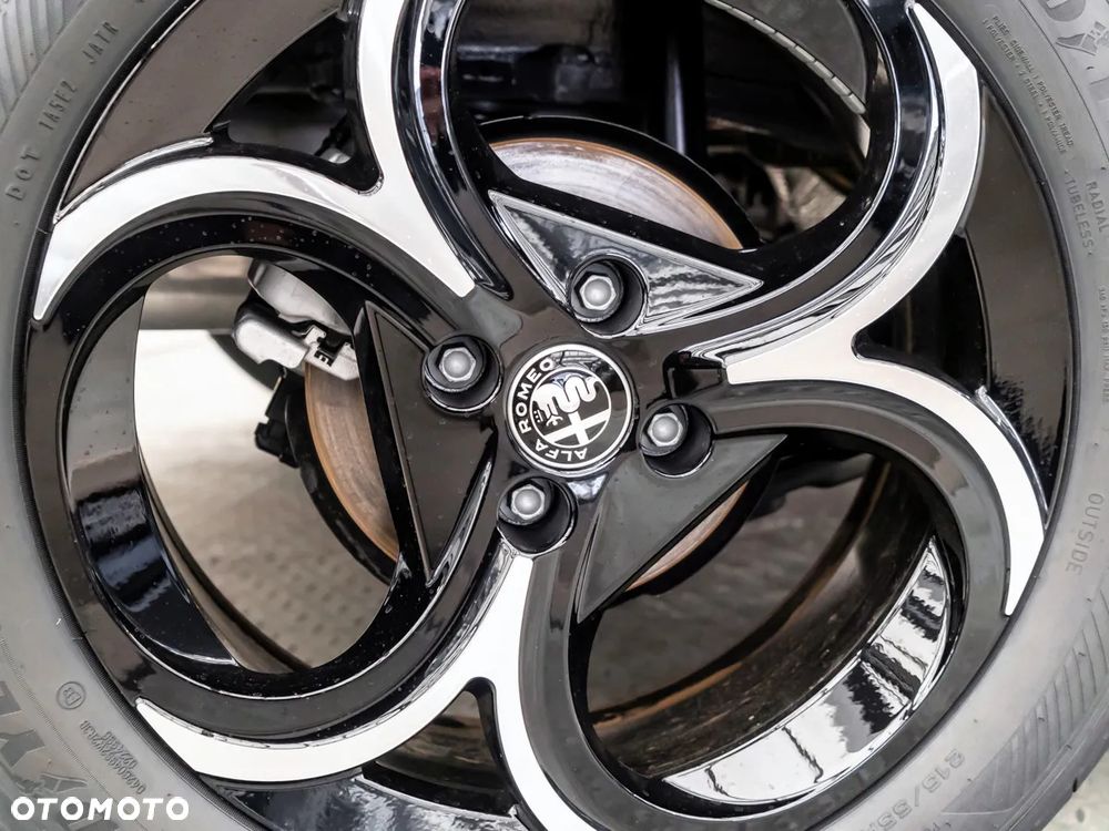 Alfa Romeo Junior 1.2 mHEV Ti eDCT - 14