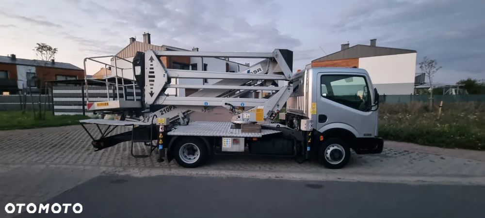 Nissan CABSTAR - 9