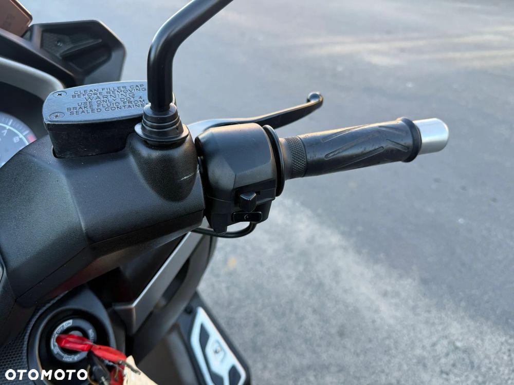 Yamaha X-max - 13