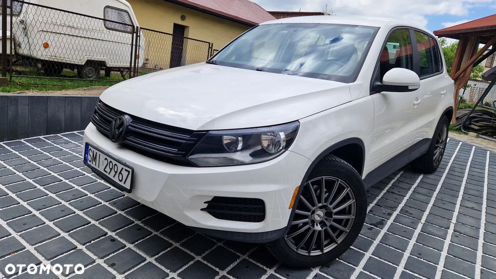 Volkswagen Tiguan - 1