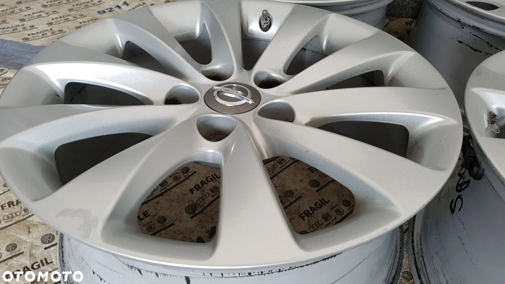FELGI ALU OPEL INSYGNIA 8JX18 IS42 5X120 CZUJNIKI TMPS - 11