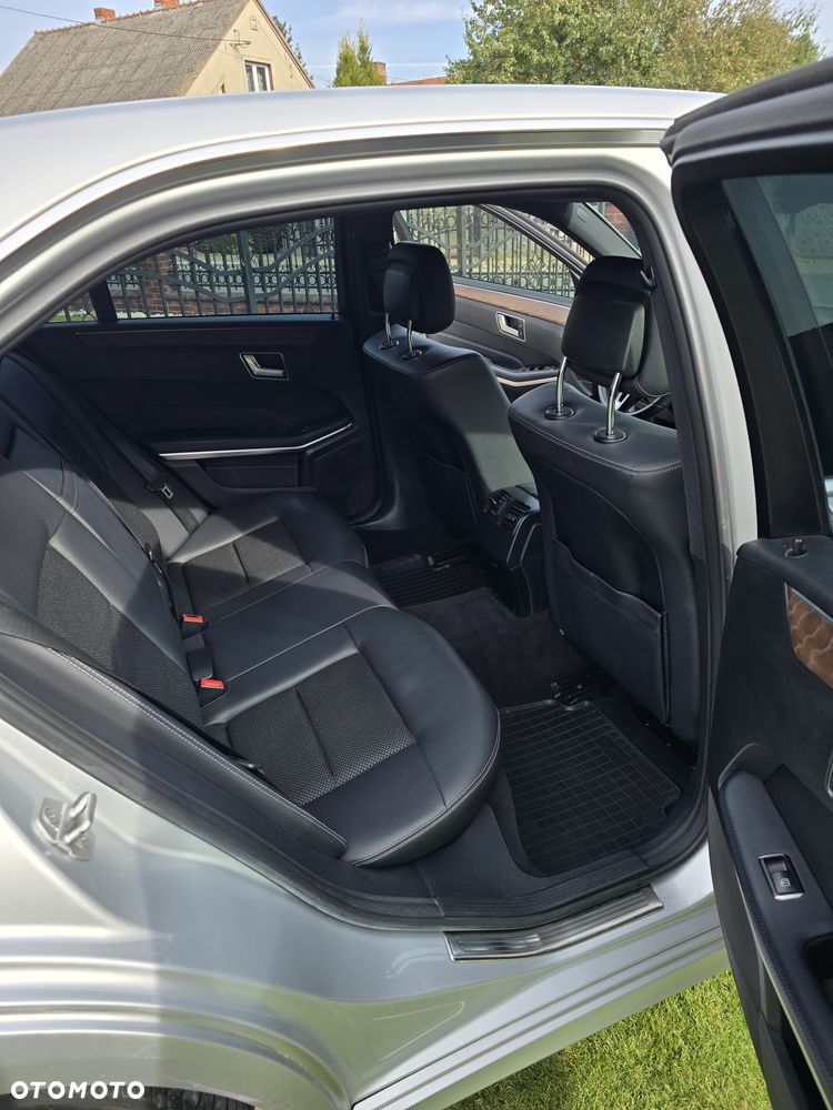 Mercedes-Benz Klasa E 350 BlueTEC 4-Matic Classic - 17