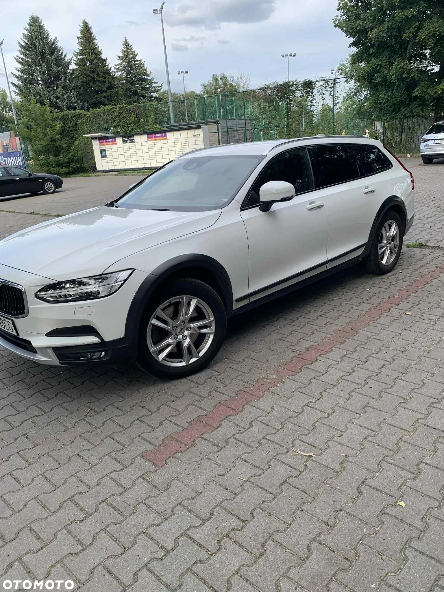 Volvo V90 Cross Country - 8