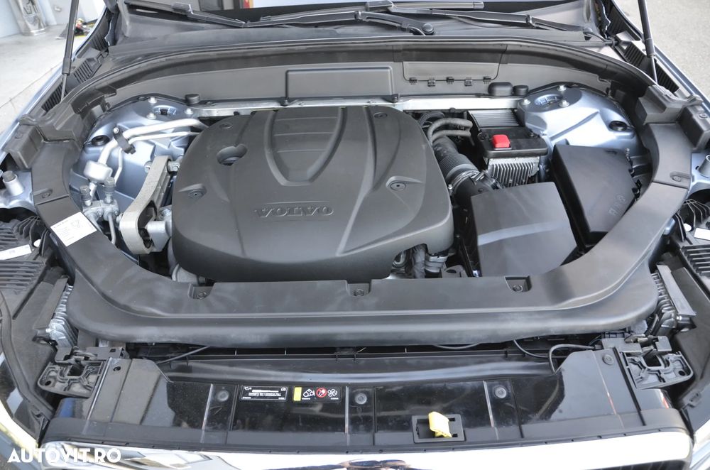 Volvo XC 60 D4 AWD Geartronic Momentum - 36