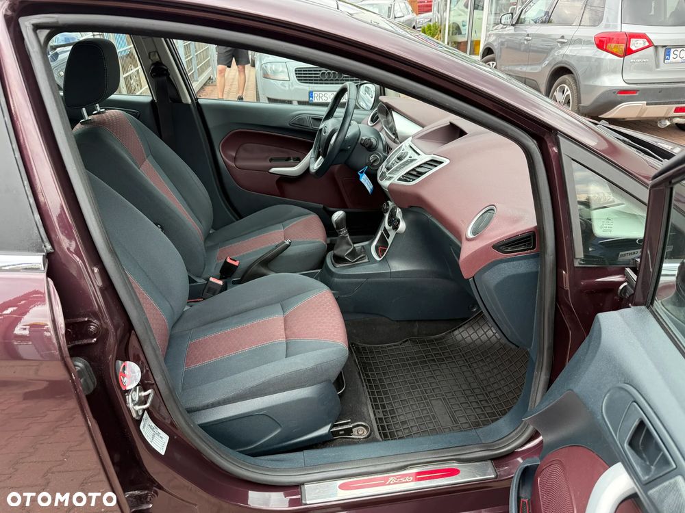 Ford Fiesta 1.25 Celebration - 28