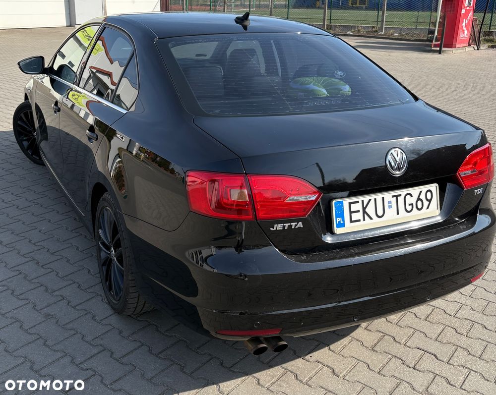 Volkswagen Jetta - 3