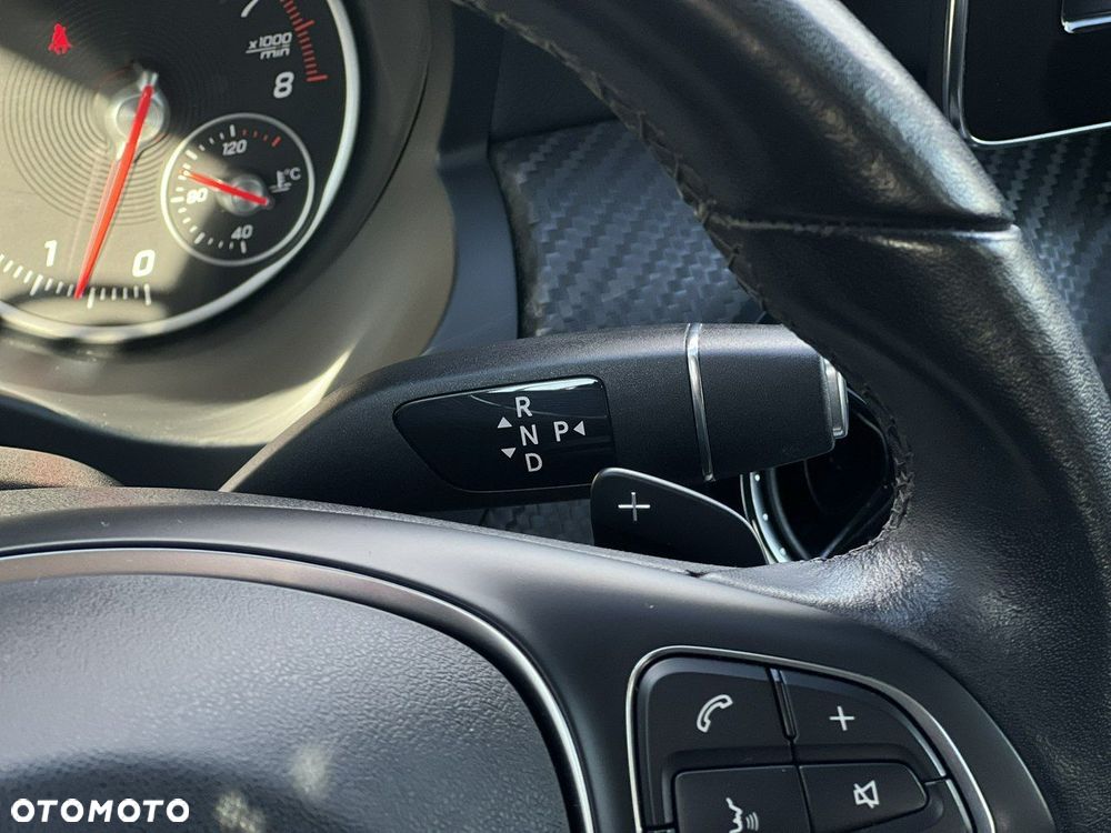 Mercedes-Benz GLA 180 7G-DCT - 26