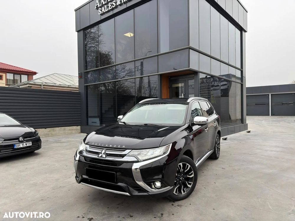 Mitsubishi Outlander - 2