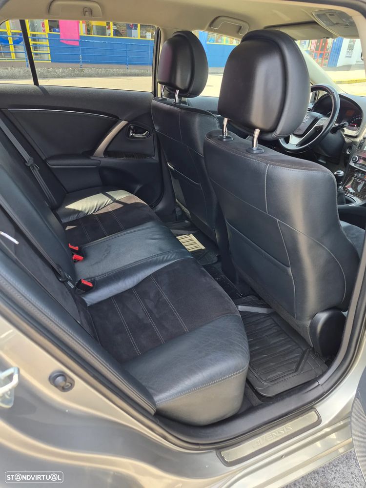 Toyota Avensis SW 2.0 D-4D Luxury+Navi - 19