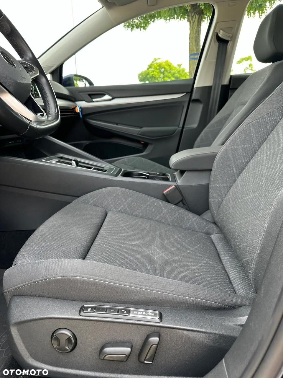 Volkswagen Golf - 11