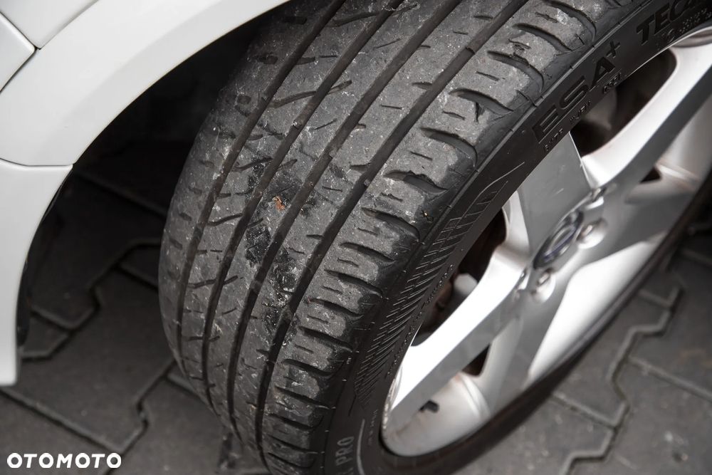 Volvo C30 2.0D R-Design - 32