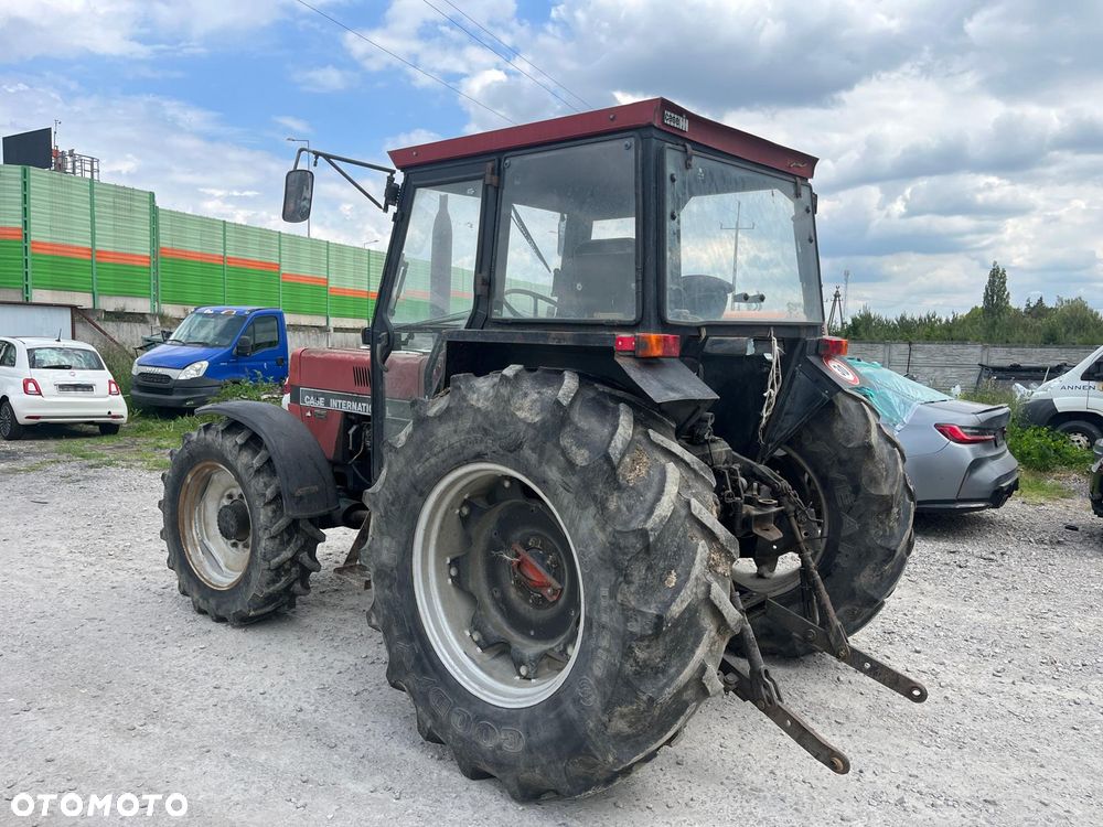 Case IH 833 - 7