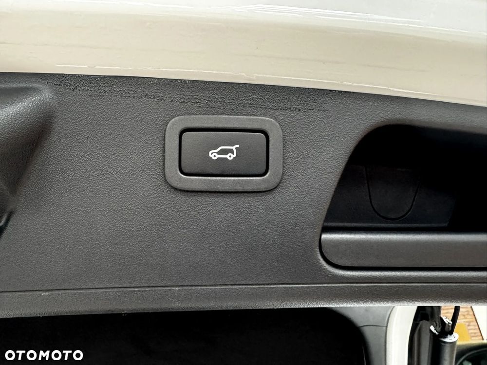 Jaguar E-Pace 2.0 P200 mHEV AWD R-Dynamic S - 16