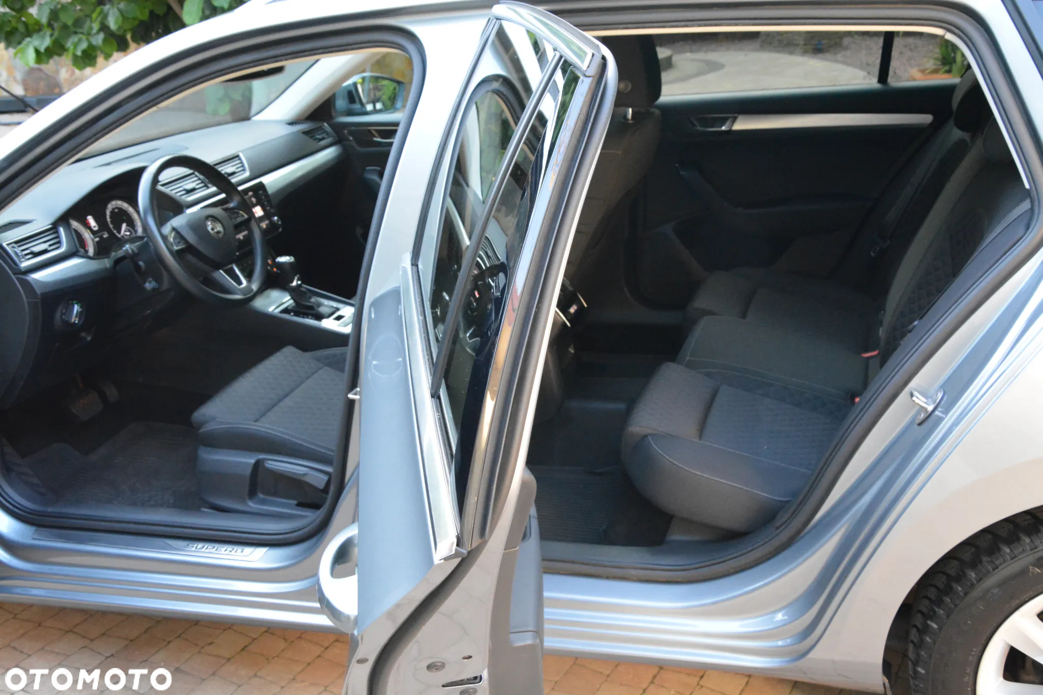 Skoda Superb 2.0 TDI SCR Ambition DSG - 10