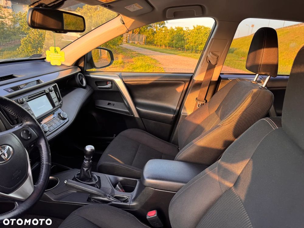 Toyota RAV4 2.0 D-4D Premium 4x2 - 6