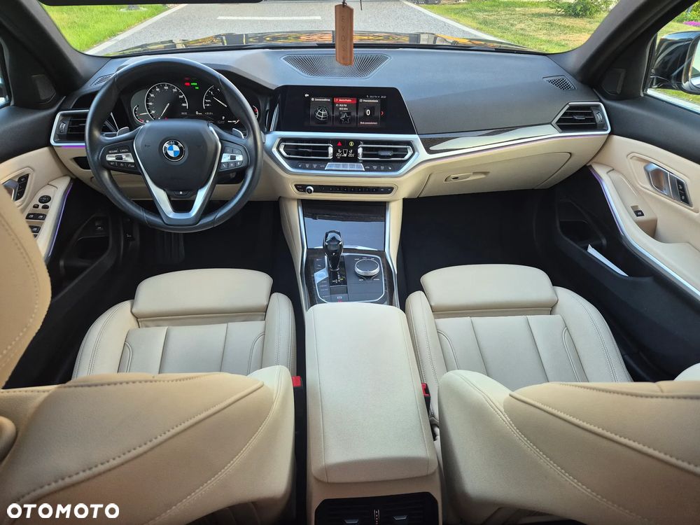 BMW Seria 3 330i xDrive M Sport - 12