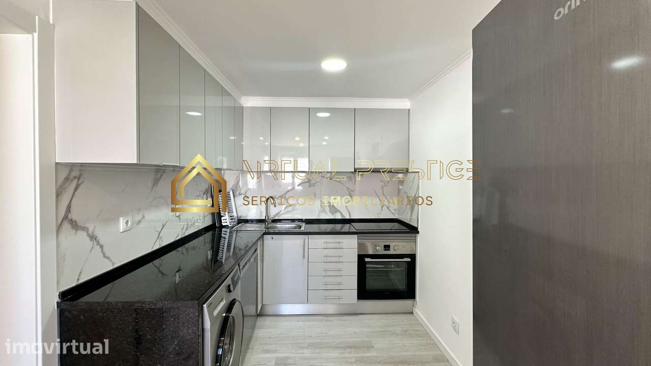 Moradia T3 remodelada no centro da Trafaria - Grande imagem: 3/16