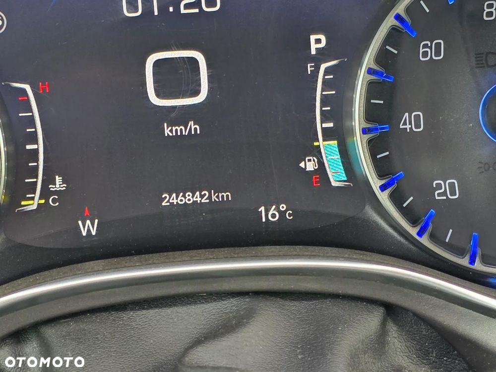 Chrysler Pacifica - 10