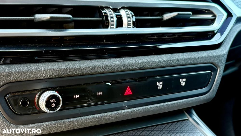 BMW Seria 3 318i Aut. M Sport - 27
