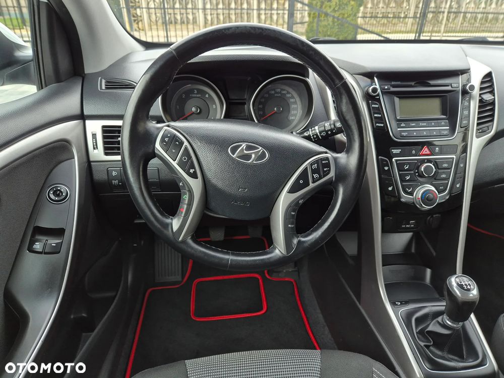 Hyundai i30 blue 1.6 CRDi Classic - 13