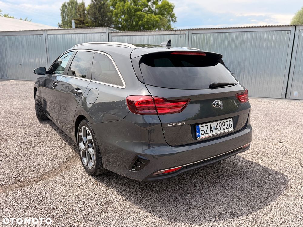 Kia Ceed - 9