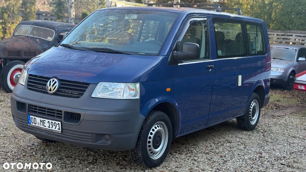 Volkswagen Transporter Caravelle Kurz (5.Si.) - 40