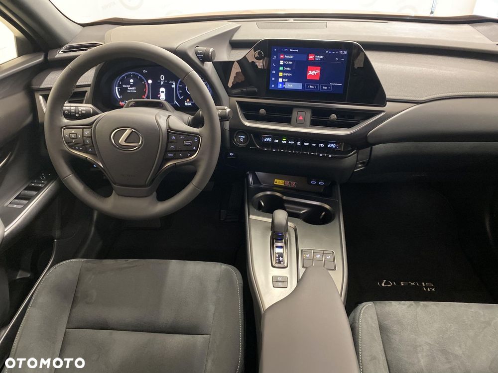 Lexus UX - 3
