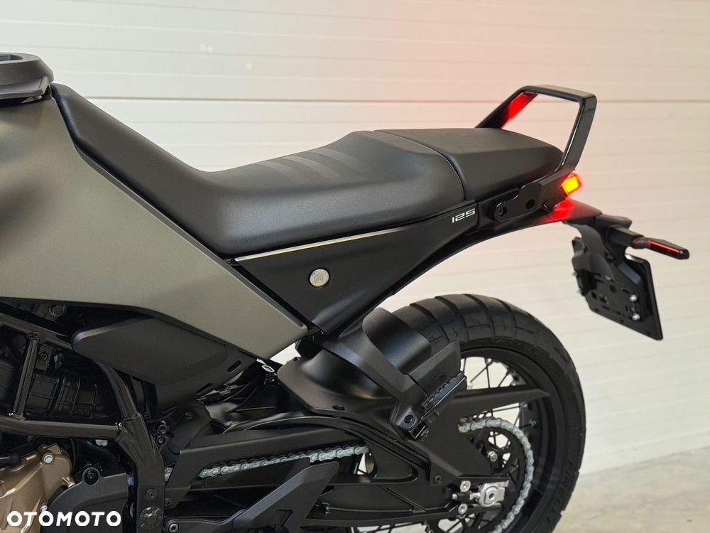 Husqvarna Svartpilen - 35
