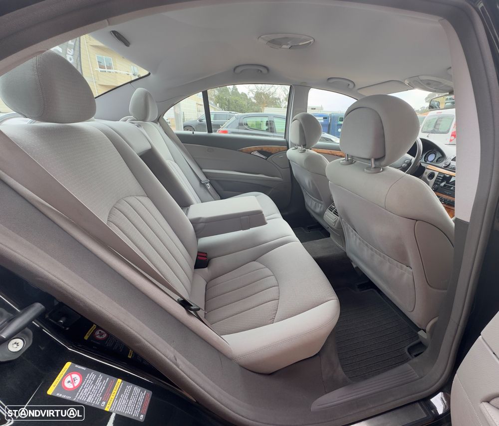 Mercedes-Benz E 220 CDI Auto Elegance - 4