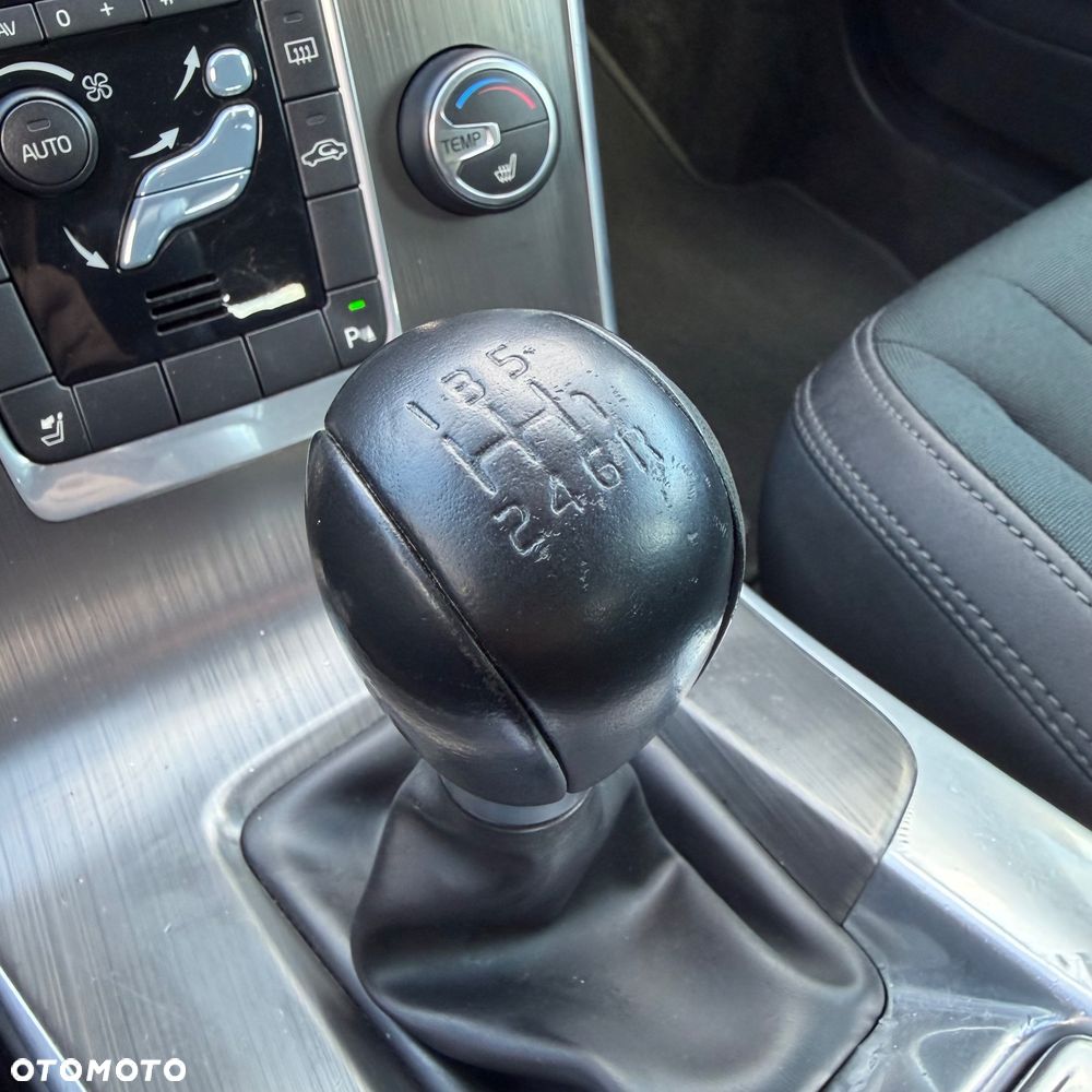 Volvo V60 D3 Momentum - 20