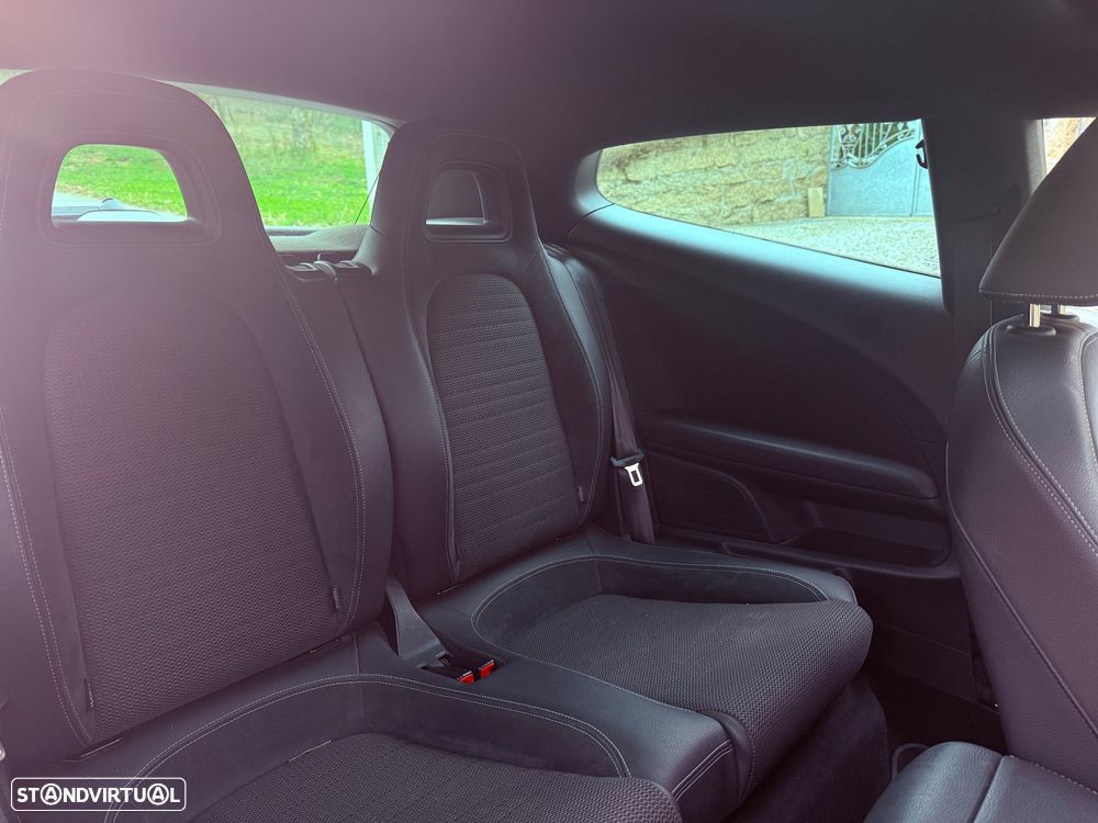 VW Scirocco 2.0 TDI Sport - 17