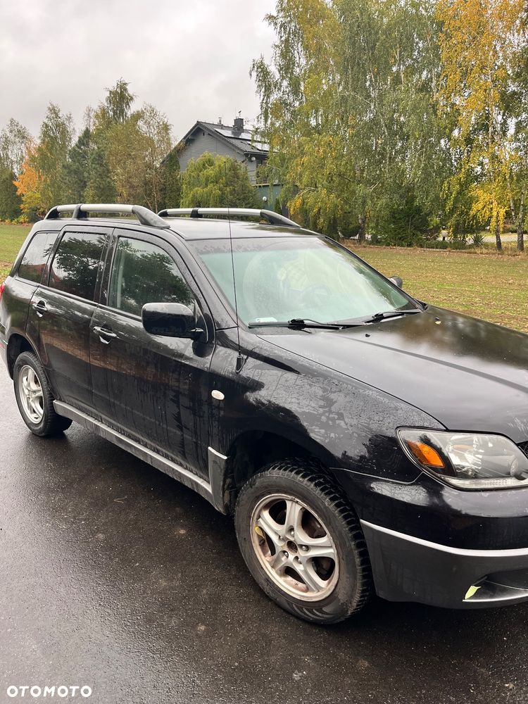 Mitsubishi Outlander 2004 photo 2