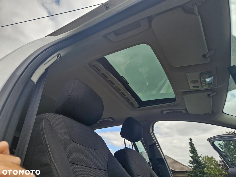 Ford Mondeo 2.0 SCTi Ghia - 14