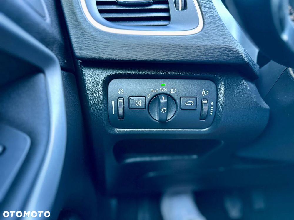Volvo V40 D2 Momentum - 18