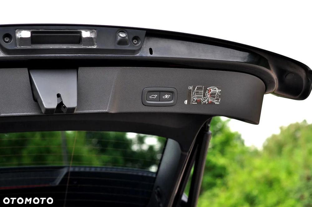 Volvo XC 40 T3 R-Design - 13