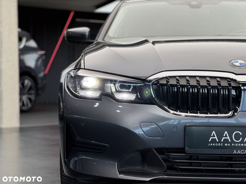 BMW Seria 3 318i - 40