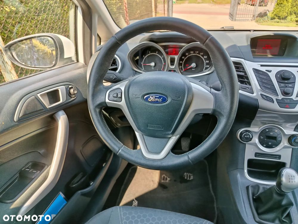Ford Fiesta 1.25 Celebration - 12